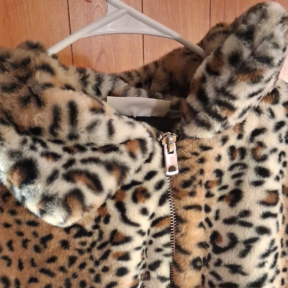 No Boundaries Leopard Print Teddy Jacket in Tan and Black - Picture 6 of 12